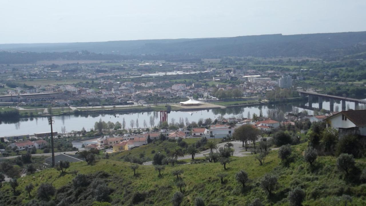 Homestay Casa Ocre Local